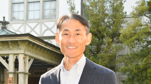 石坂　友司